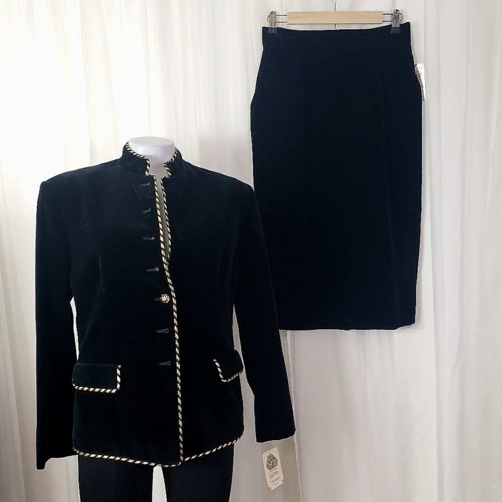 Vintage Deadstock Evan Picone black velvet skirt set gold trim size 8/10